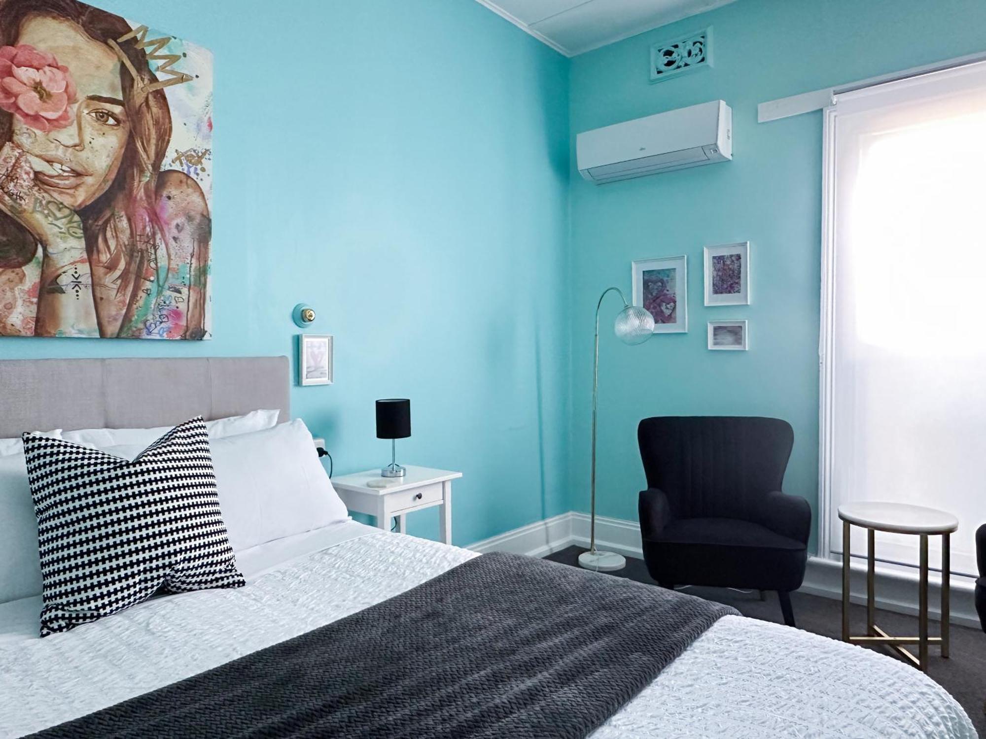 The Dragonfly Inn Launceston Room photo